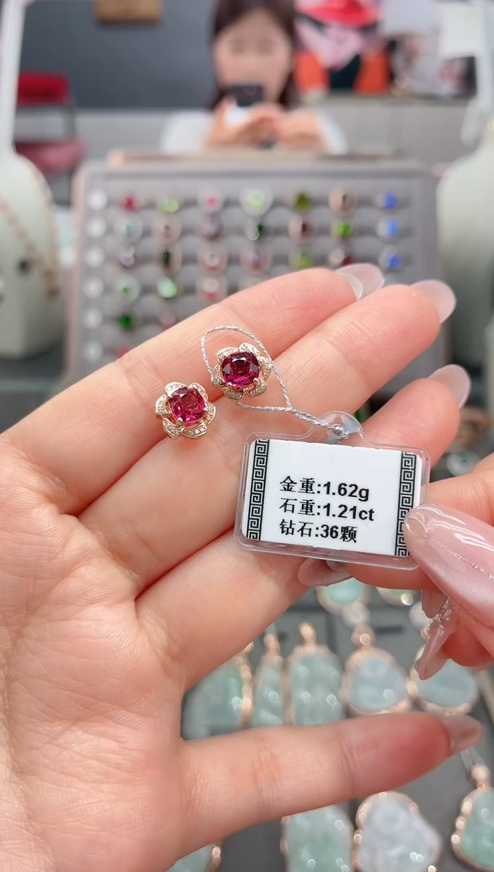 18K金镶嵌耳饰碧玺1.21  配钻  