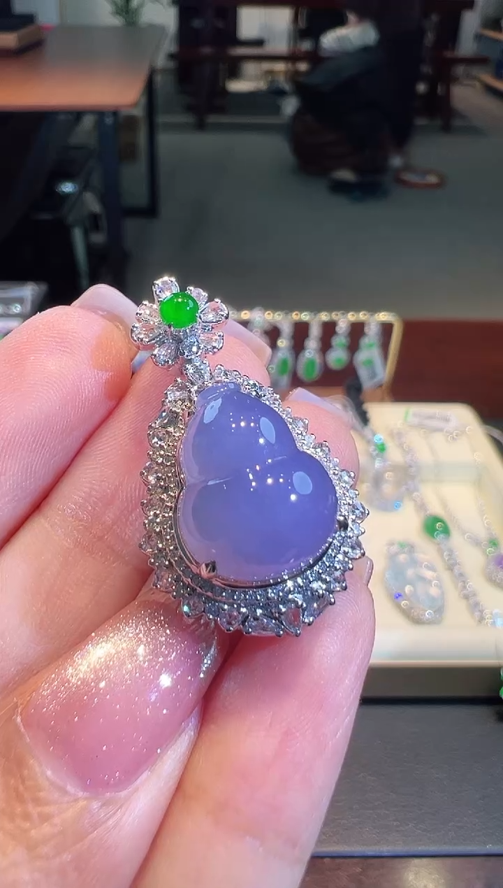 【闪购商品】翡翠吊坠(不含链)18K金镶嵌翡翠