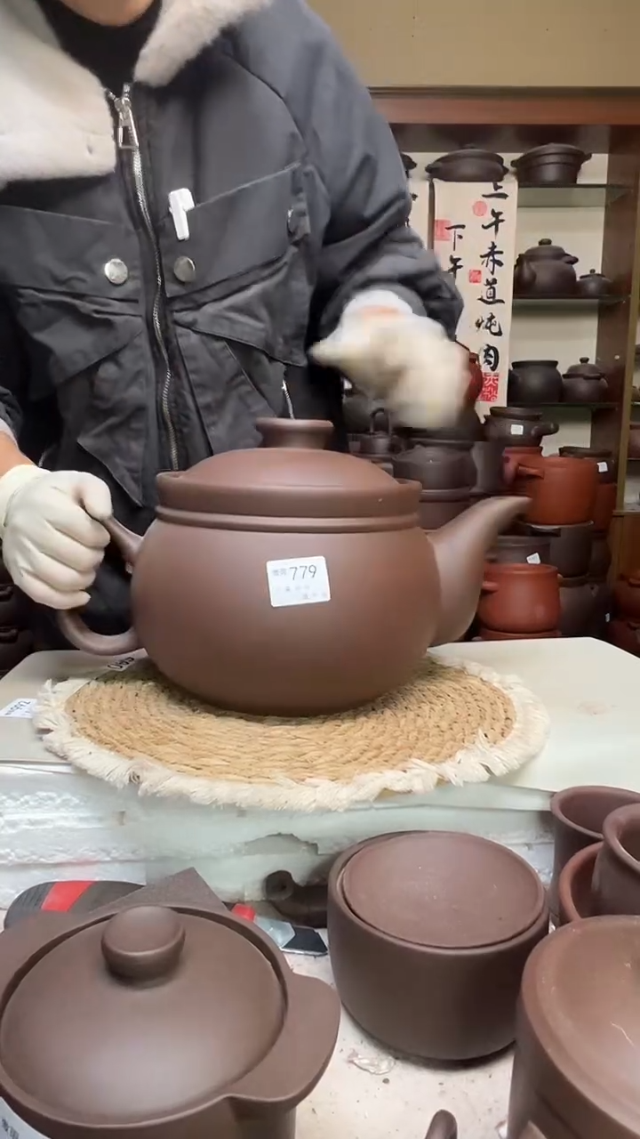 宜兴紫砂微瑕4.5升正把养生壶779