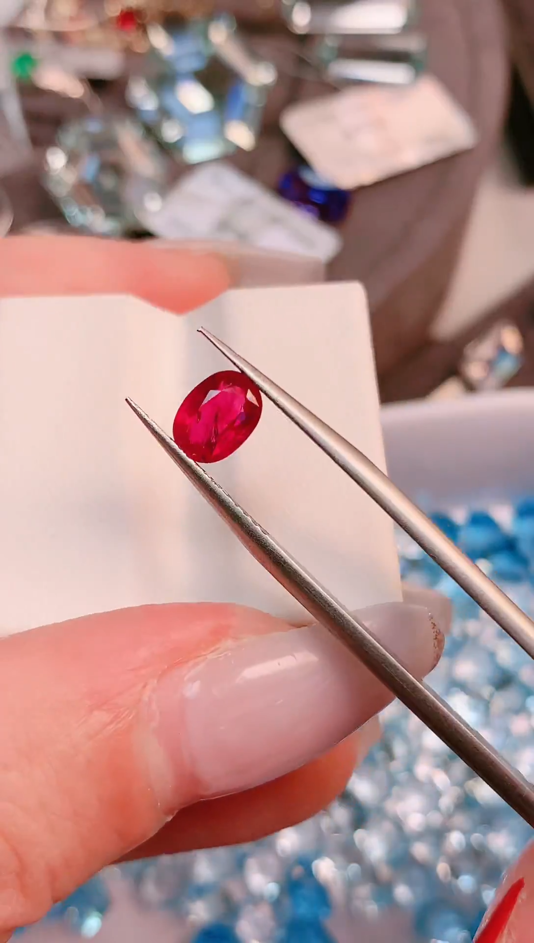 裸石红宝石0.95ct缅甸老烧一物一证