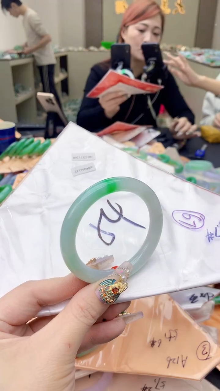 【闪购商品】翡翠手镯未镶嵌0280024642