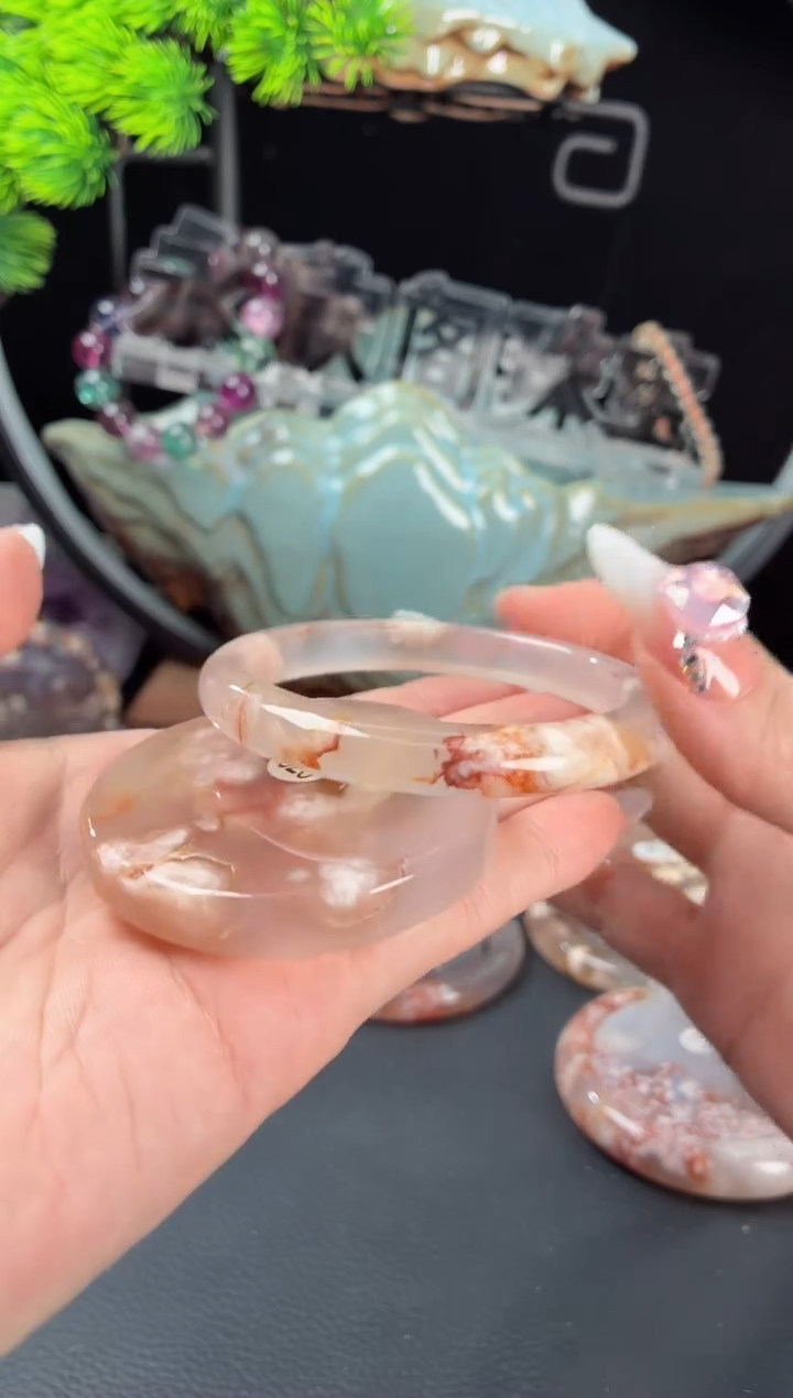 石英质玉手镯（圆镯）未镶嵌58