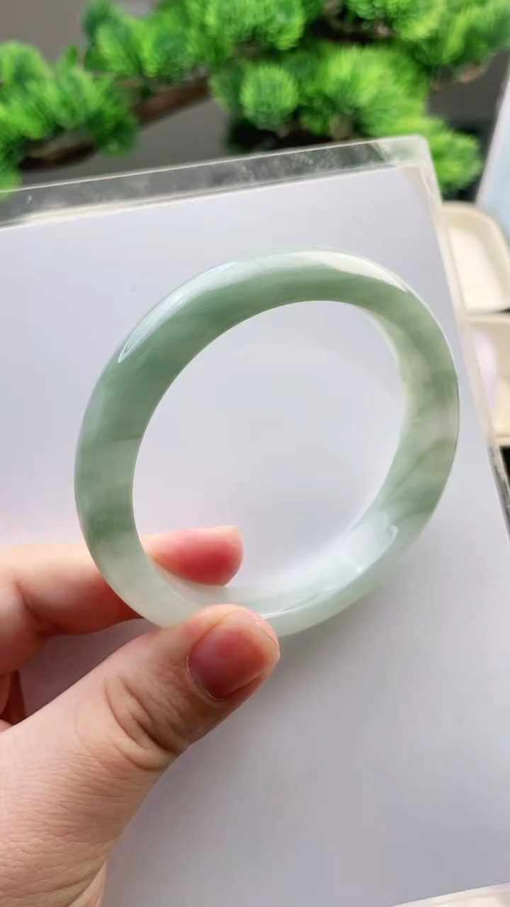 【闪购商品】石英质玉手镯未镶嵌57