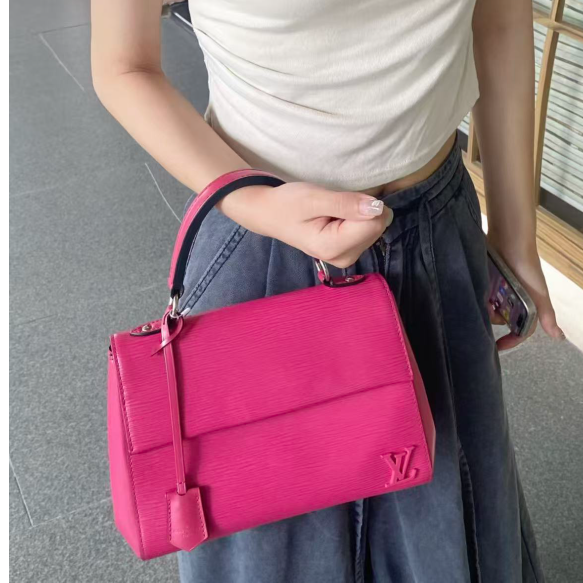 95新 LouisVuitton/路易威登 玫粉色水波纹cluny克鲁尼16年B5767