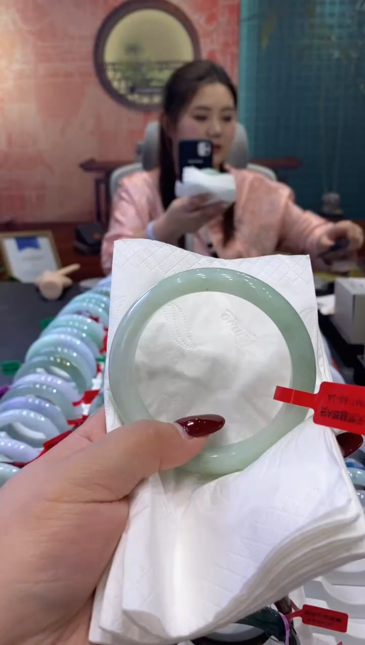 【闪购商品】翡翠手镯未镶嵌多人000115584