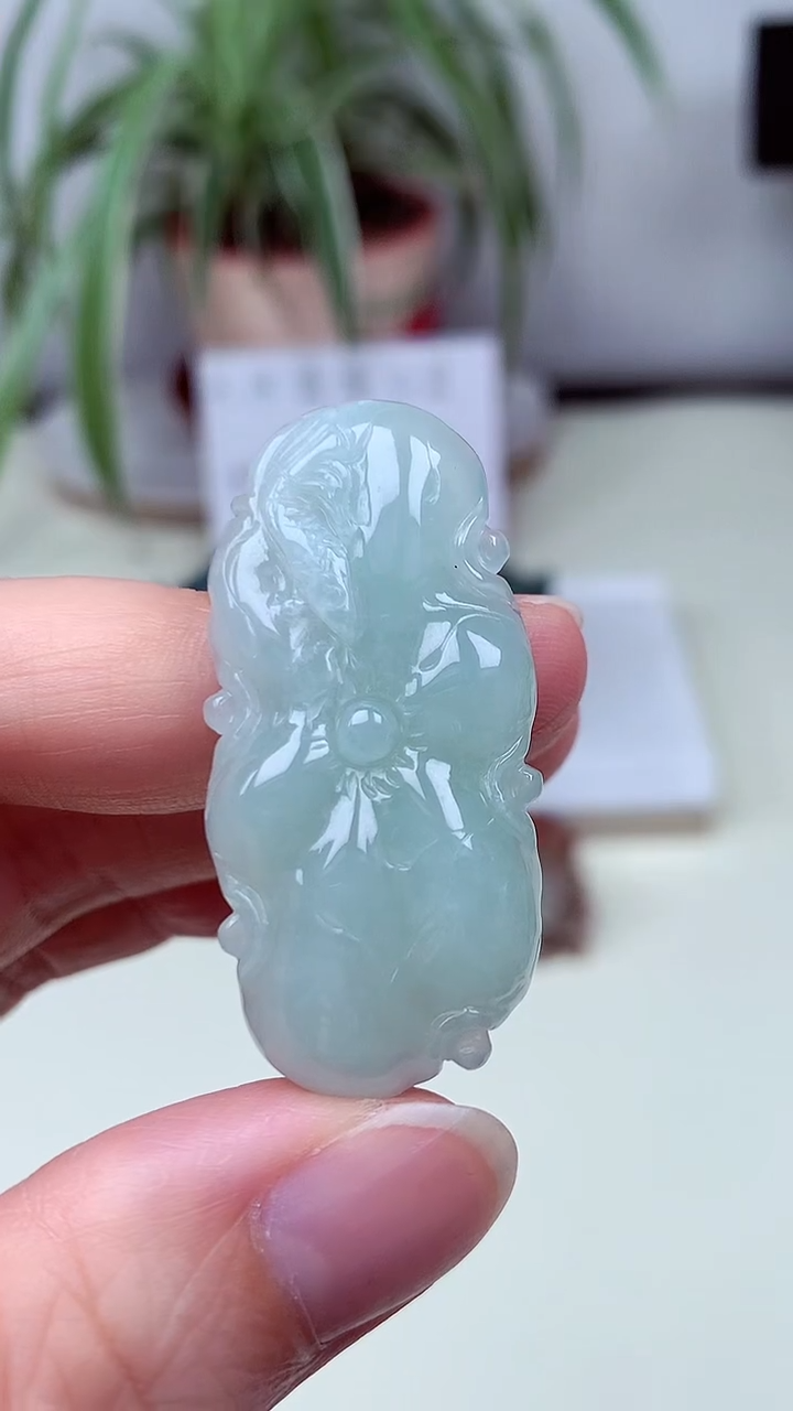 翡翠未镶嵌颈饰吊坠