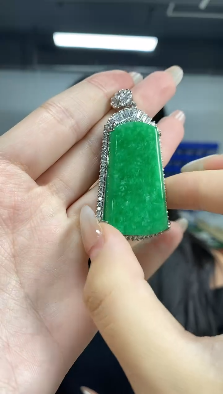 颈饰未镶嵌翡翠闪购链接 多样性发其一颜色微差