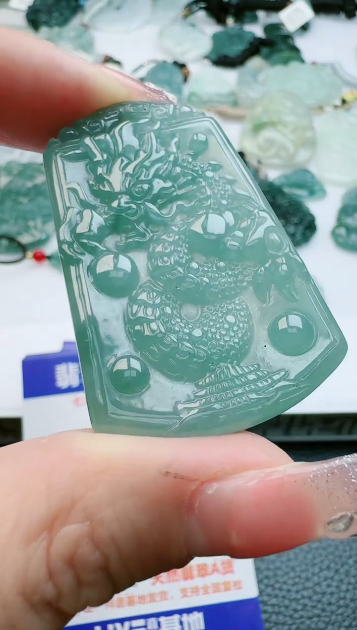 【闪购商品】翡翠吊坠(不含链)未镶嵌多样性随机发其一