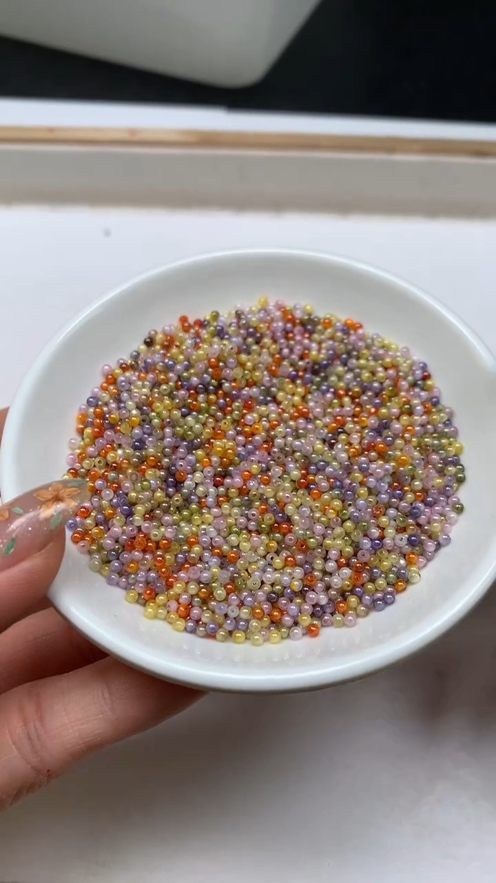 未镶嵌天然锆石散珠D768 彩锆石2mm80个6.8元