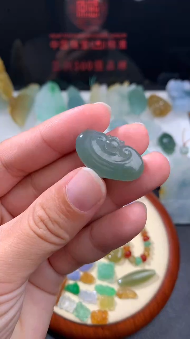 未镶嵌定制翡翠      