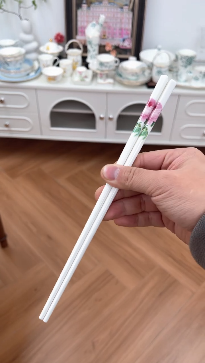 【闪购商品】碗圣心玫瑰筷子一双