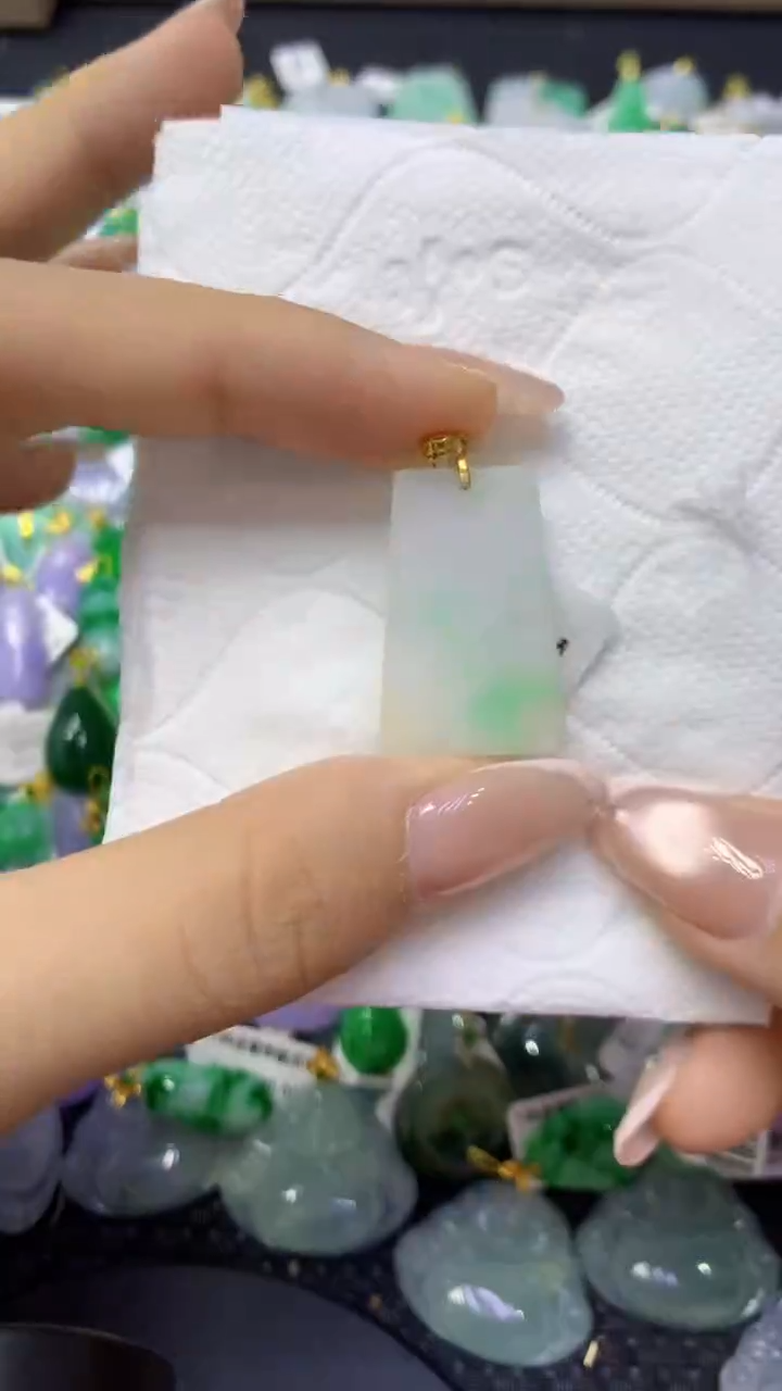 颈饰未镶嵌翡翠天然缅甸翡翠A货