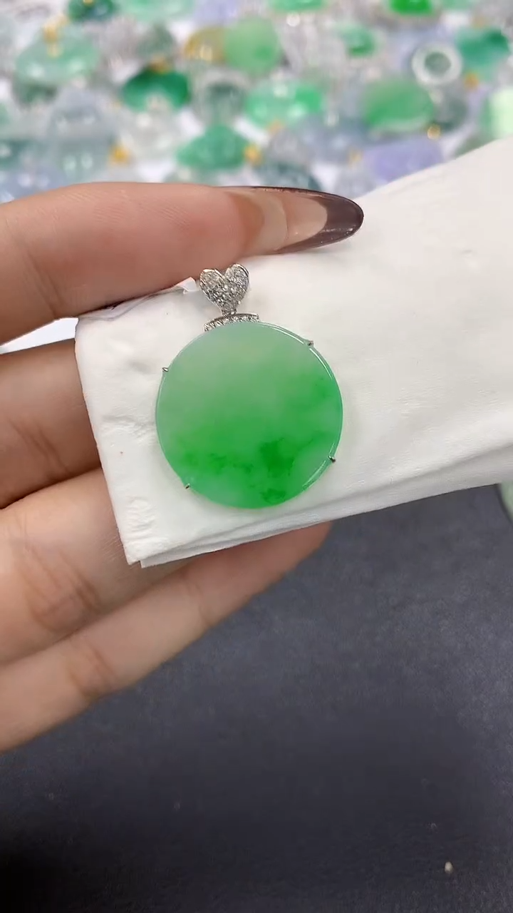 颈饰18K金镶嵌翡翠a货假一赔三支持复检百元上9元证书费自理