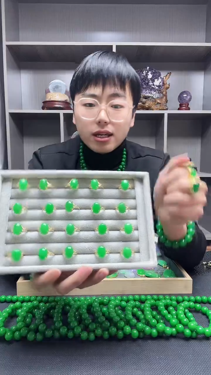 14K金镶嵌戒指翡翠戒指