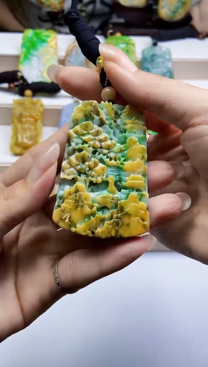 颈饰未镶嵌翡翠1