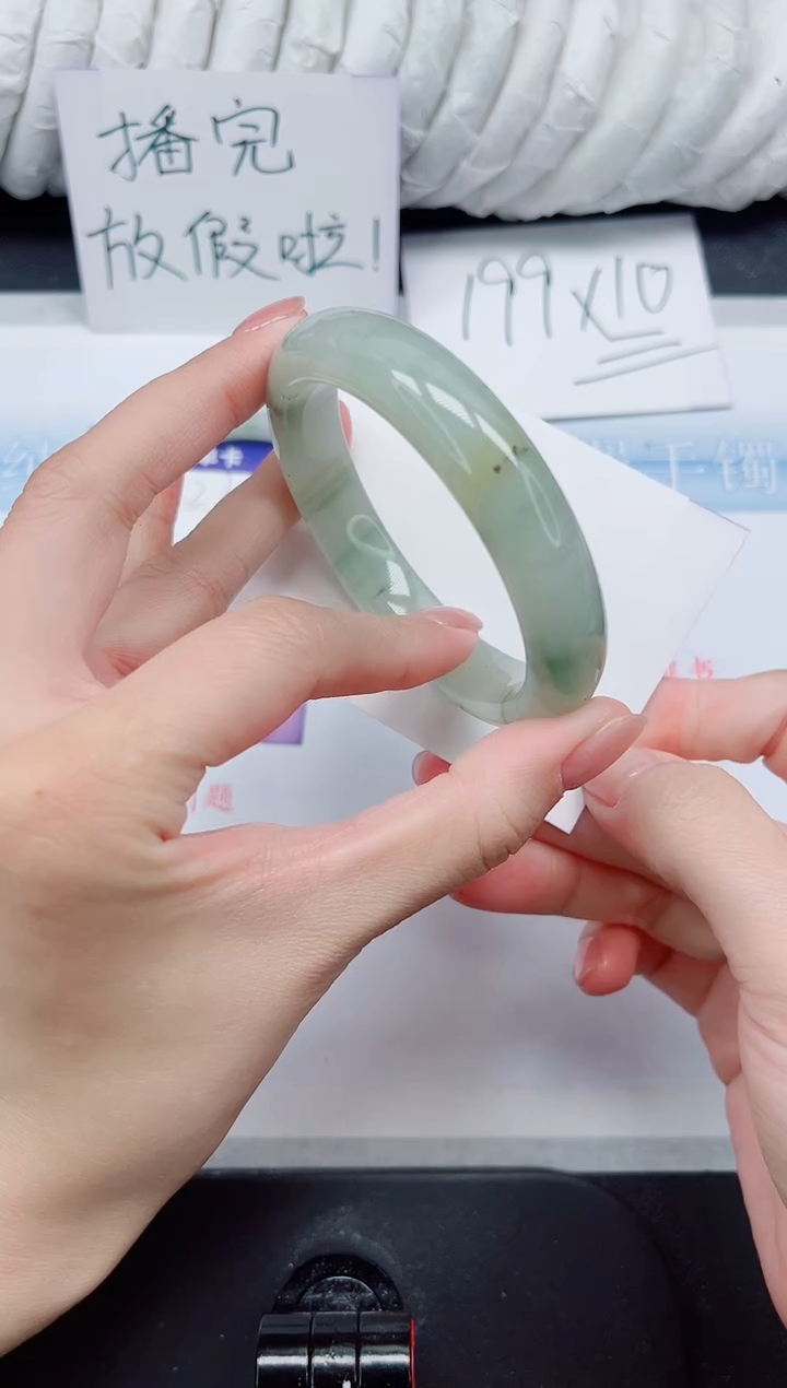 【闪购商品】石英质玉手镯未镶嵌28#56