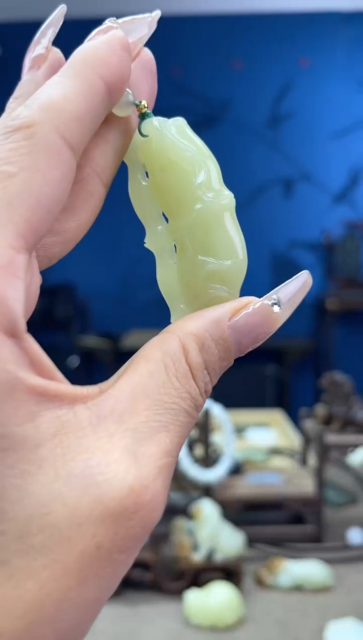 和田玉未镶嵌颈饰1