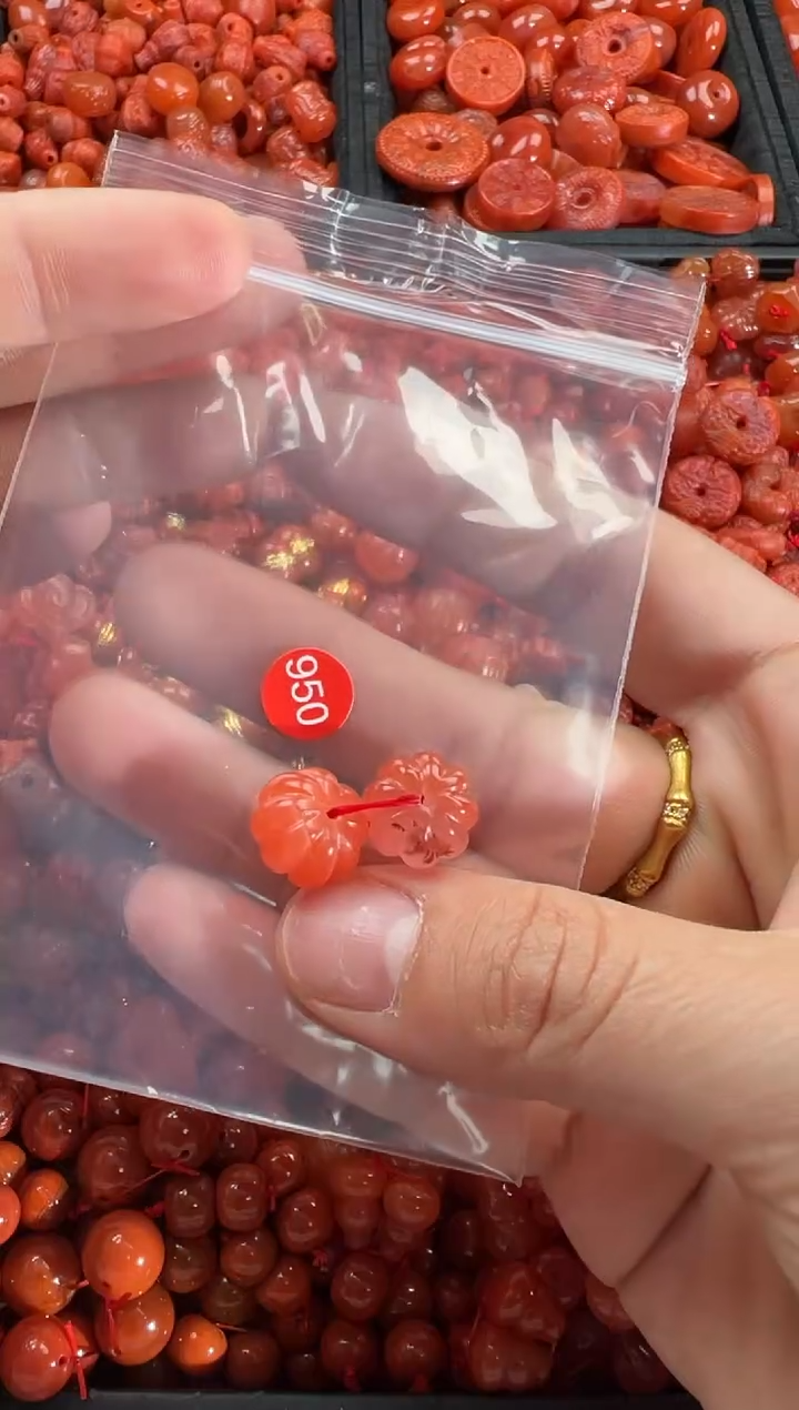 【闪购商品】南红玛瑙颈饰未镶嵌1