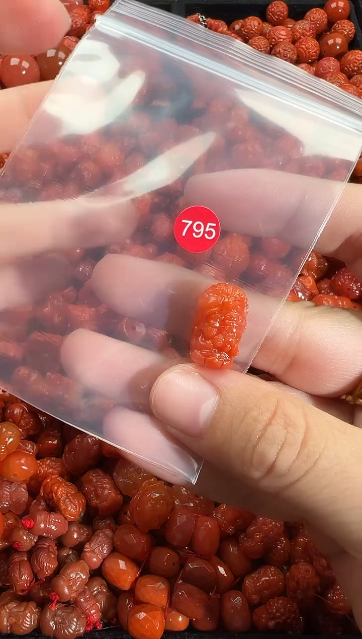 颈饰未镶嵌南红玛瑙1