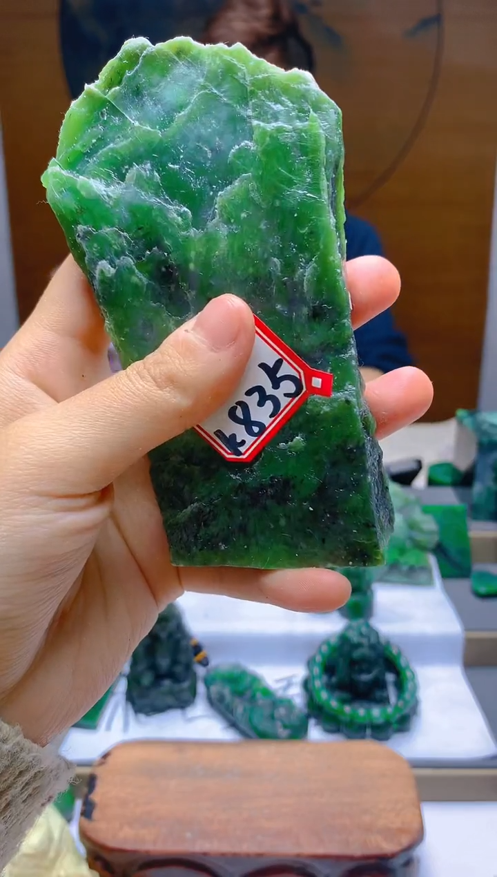 和田玉（碧玉）未镶嵌珠宝半成品835