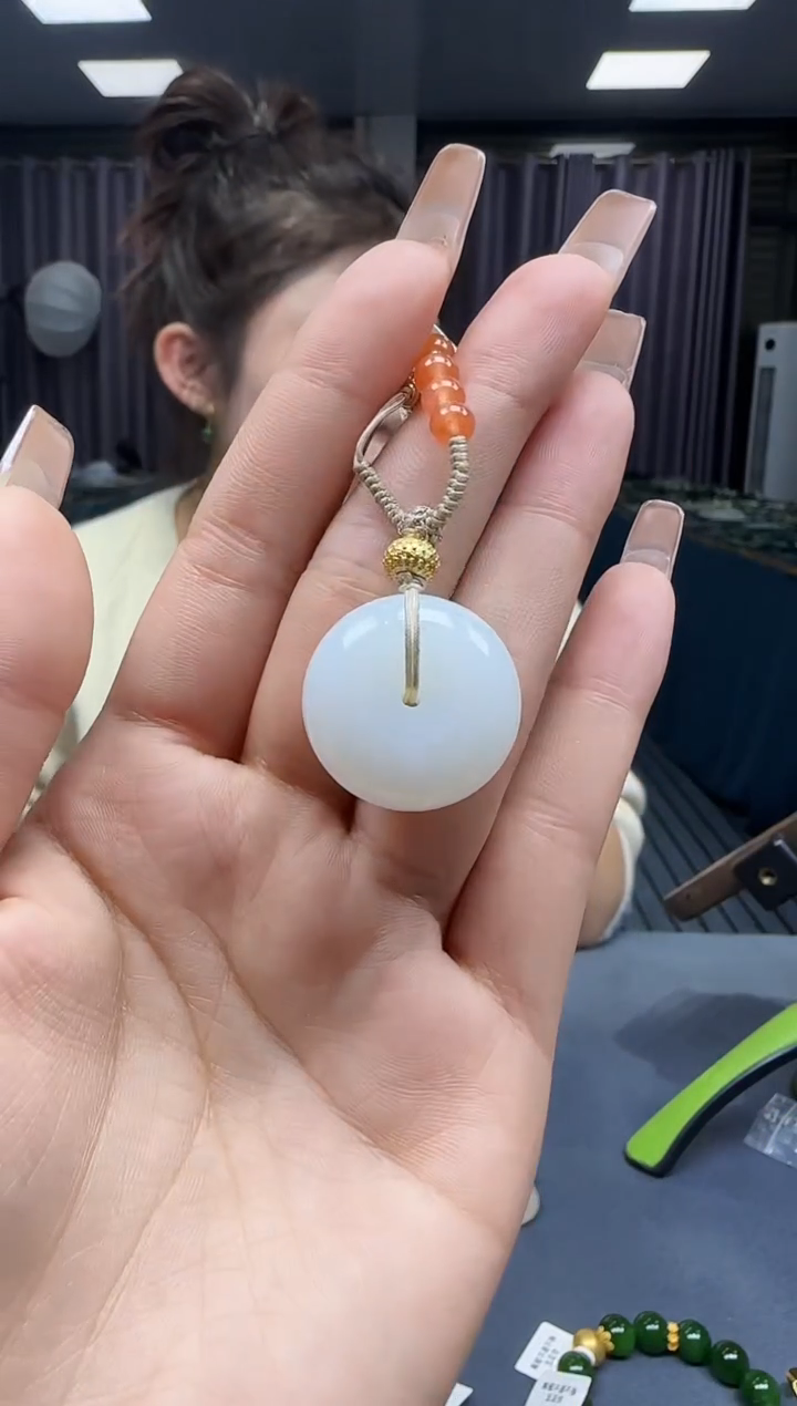 【闪购商品】和田玉挂件18K金镶嵌1