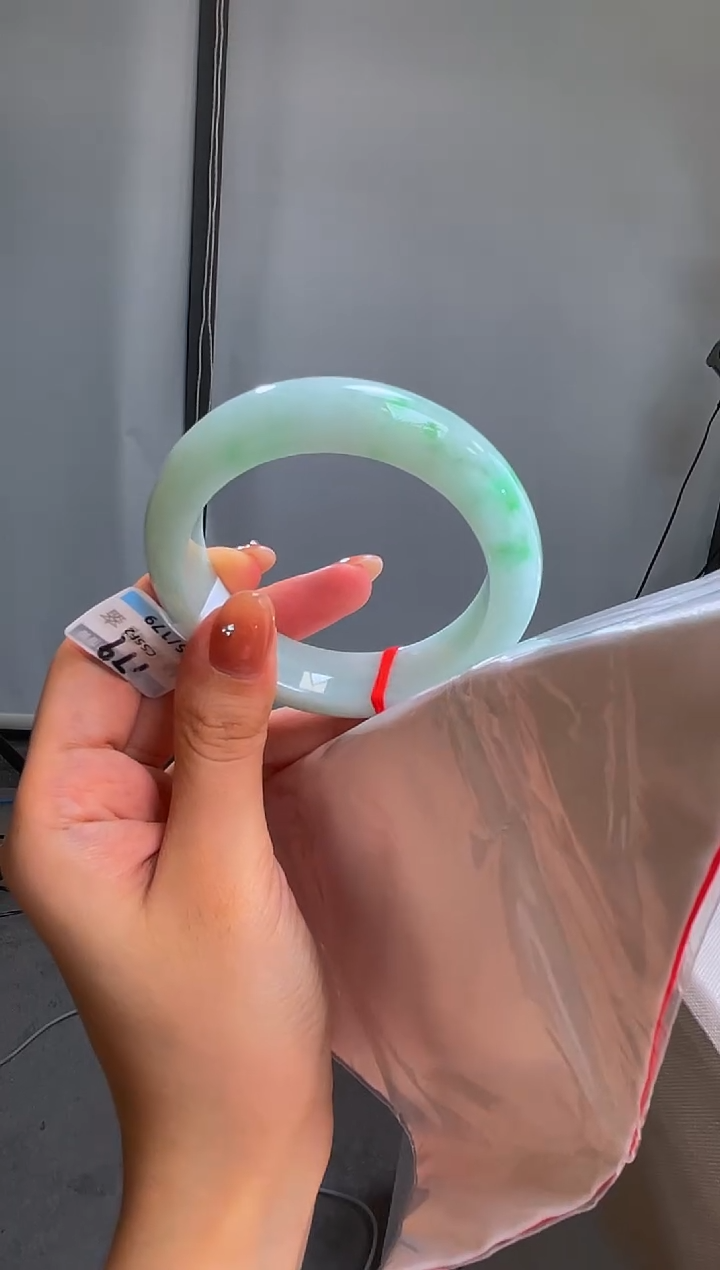 未镶嵌手镯翡翠退货标签需完好-179