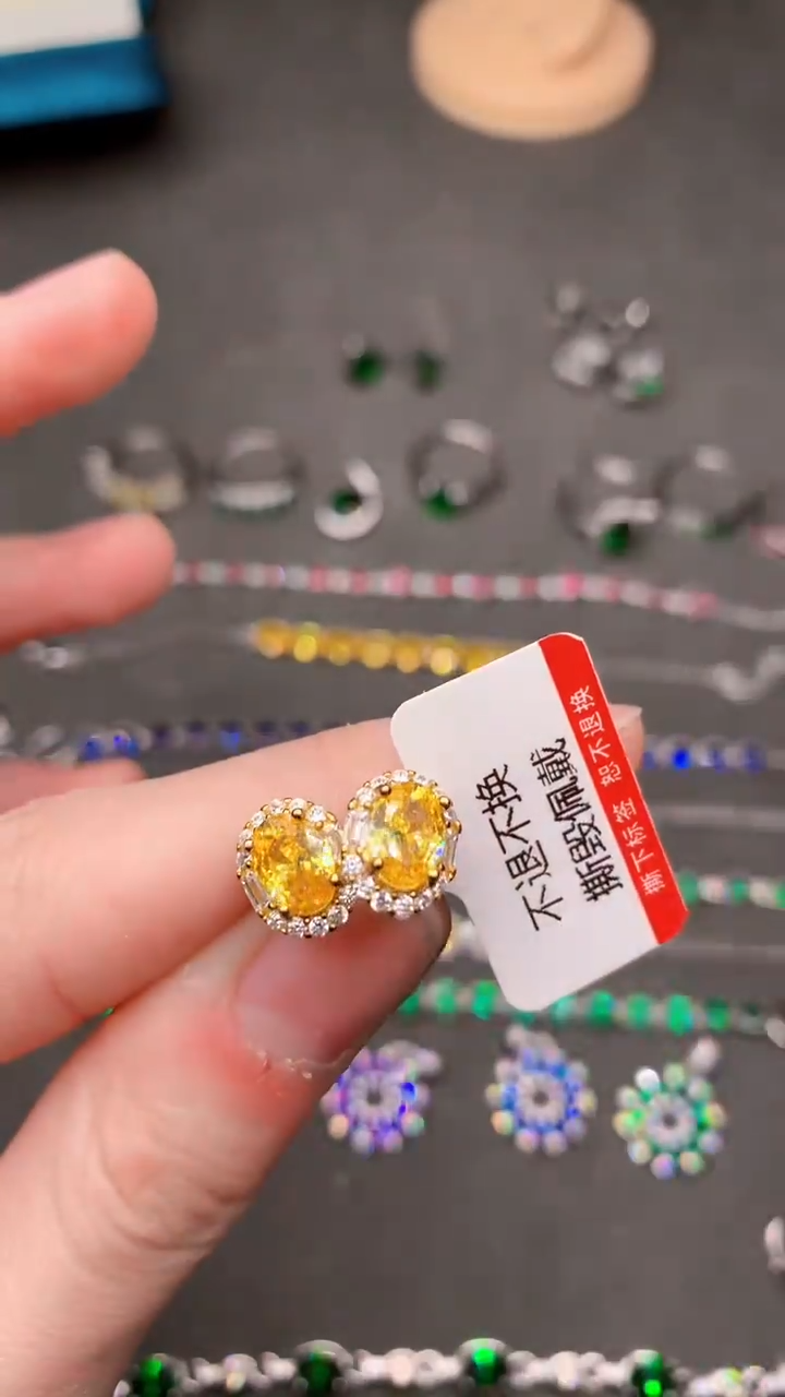 【闪购商品】彩色蓝宝石耳饰银S925镶嵌.....