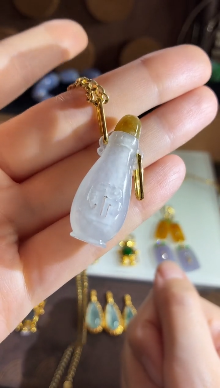 吊坠(不含链)18K金镶嵌翡翠吊坠