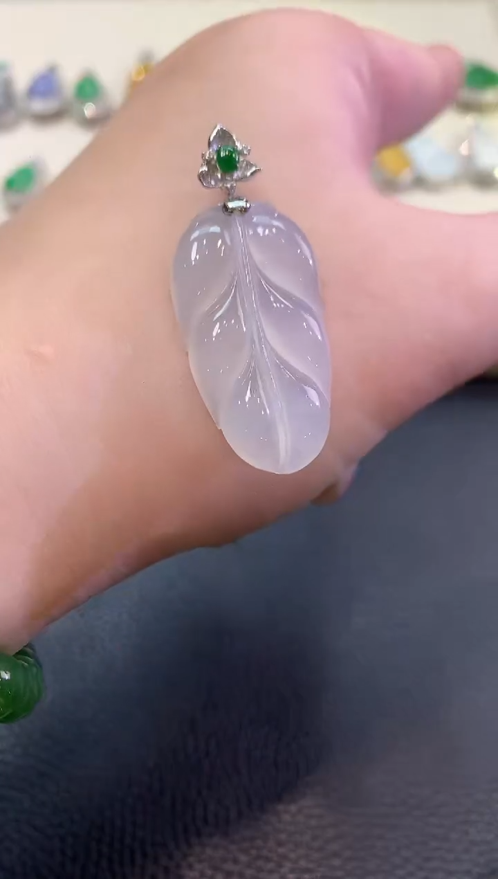 翡翠18K金镶嵌吊坠(不含链)q18 春日珠宝