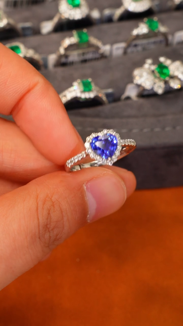 【闪购商品】蓝宝石戒指18K金镶嵌.