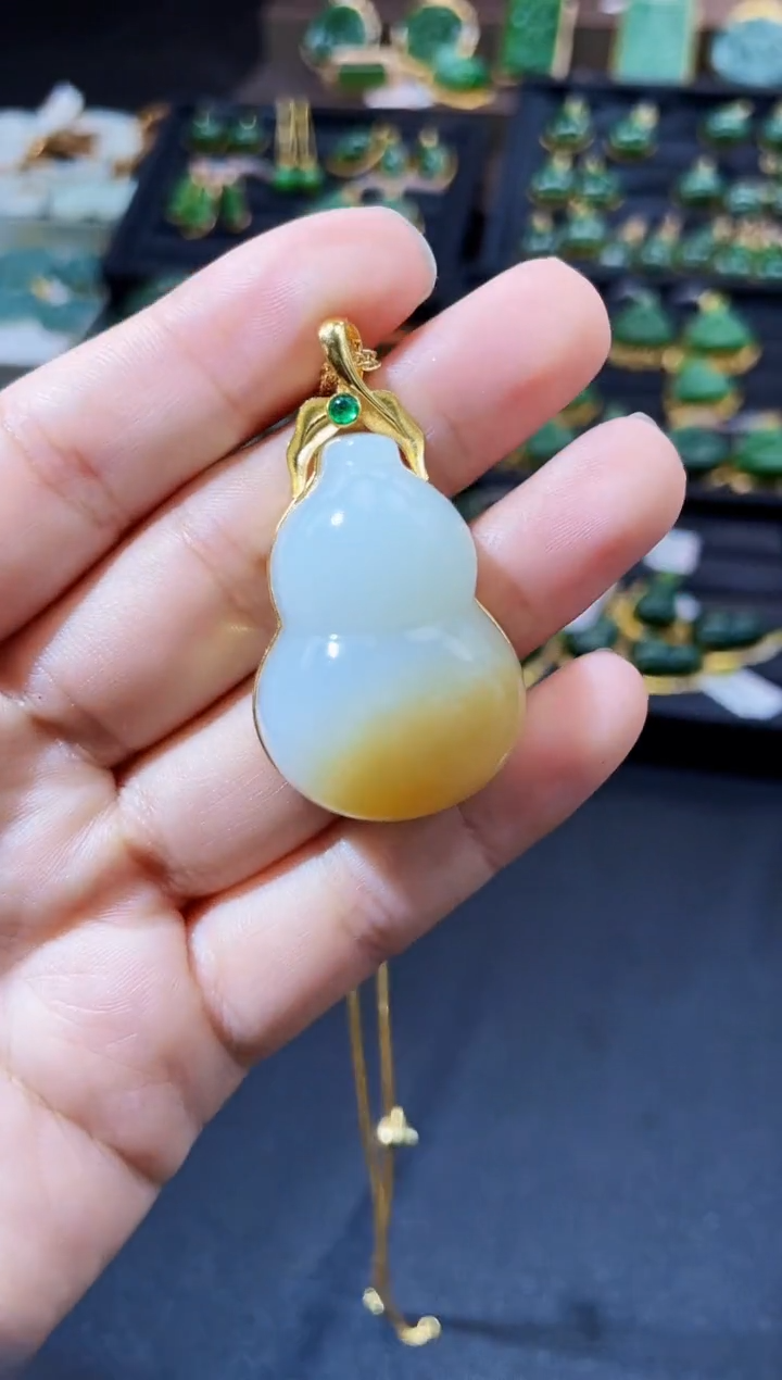 和田玉18K金镶嵌吊坠(赠链)36MM 多样性发一