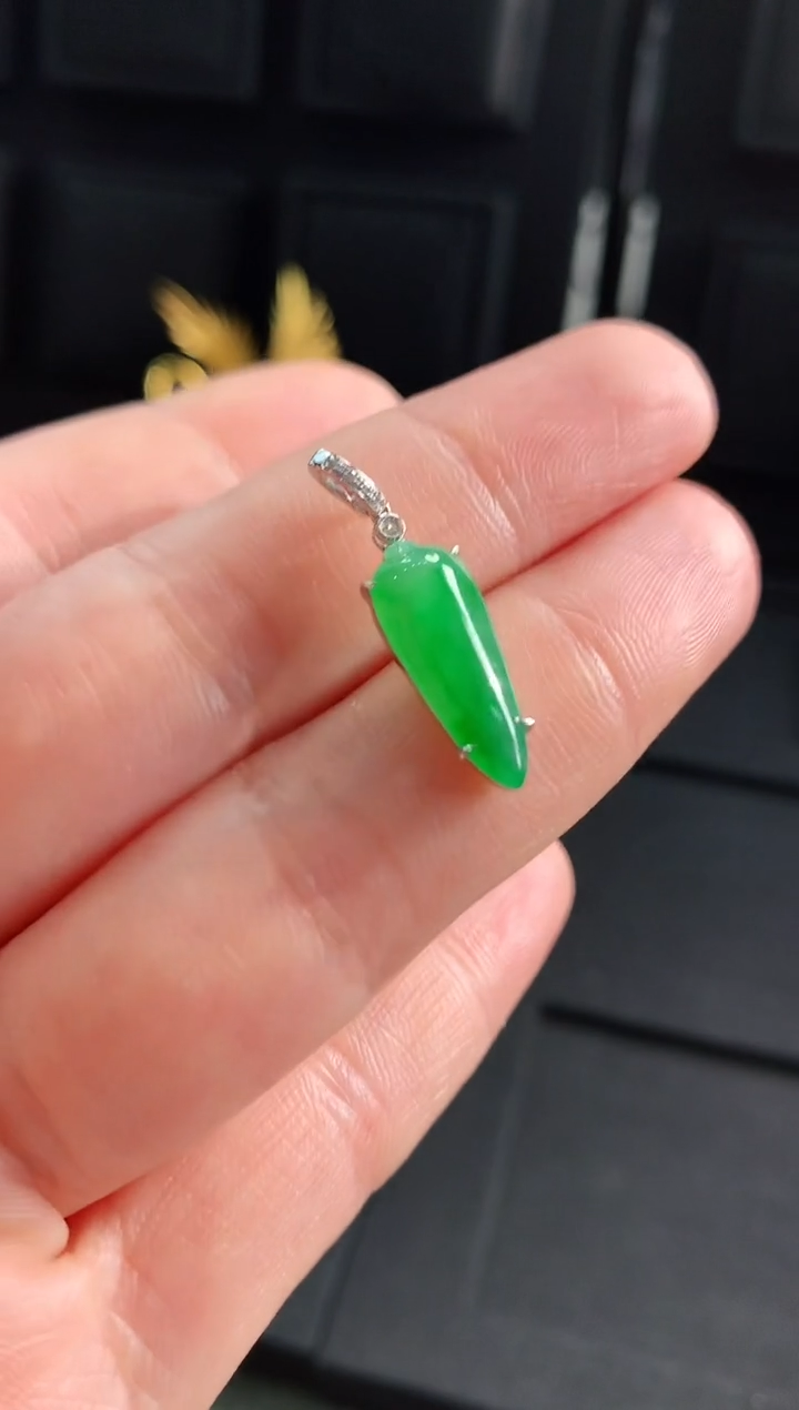 【闪购商品】翡翠吊坠(不含链)18K金镶嵌吊坠