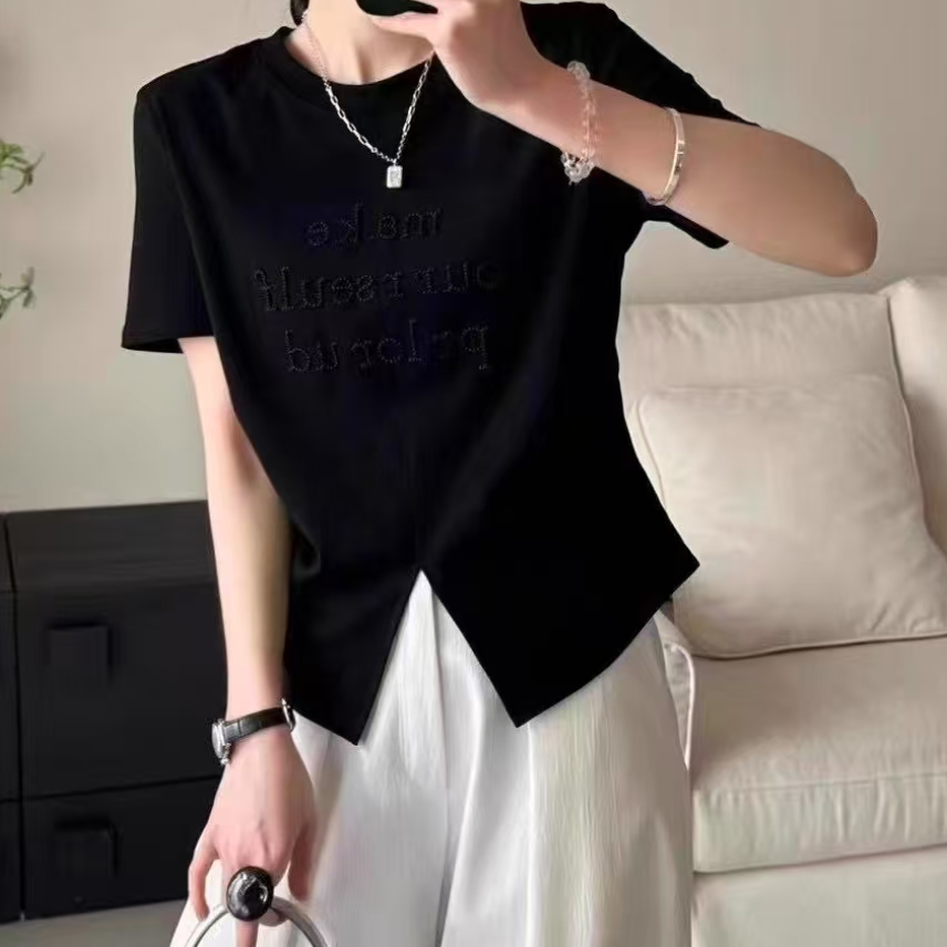 【艾萱萱】2579款纯欲风百搭字母正肩t恤女 约54