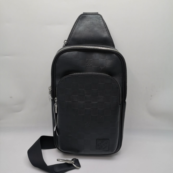 99新 LouisVuitton/路易威登 95新80200 LV黑棋盘格休闲胸时尚