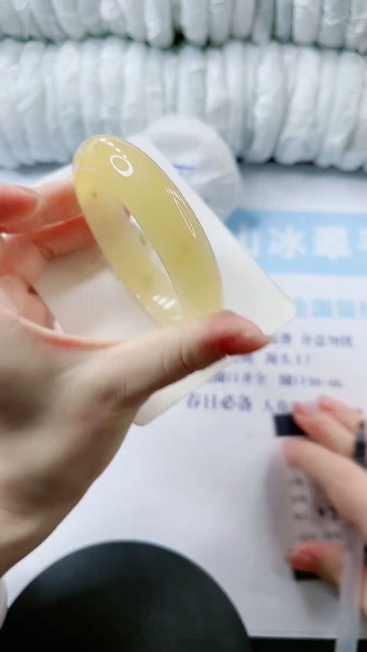 【闪购商品】石英质玉手镯未镶嵌多样性发货V39