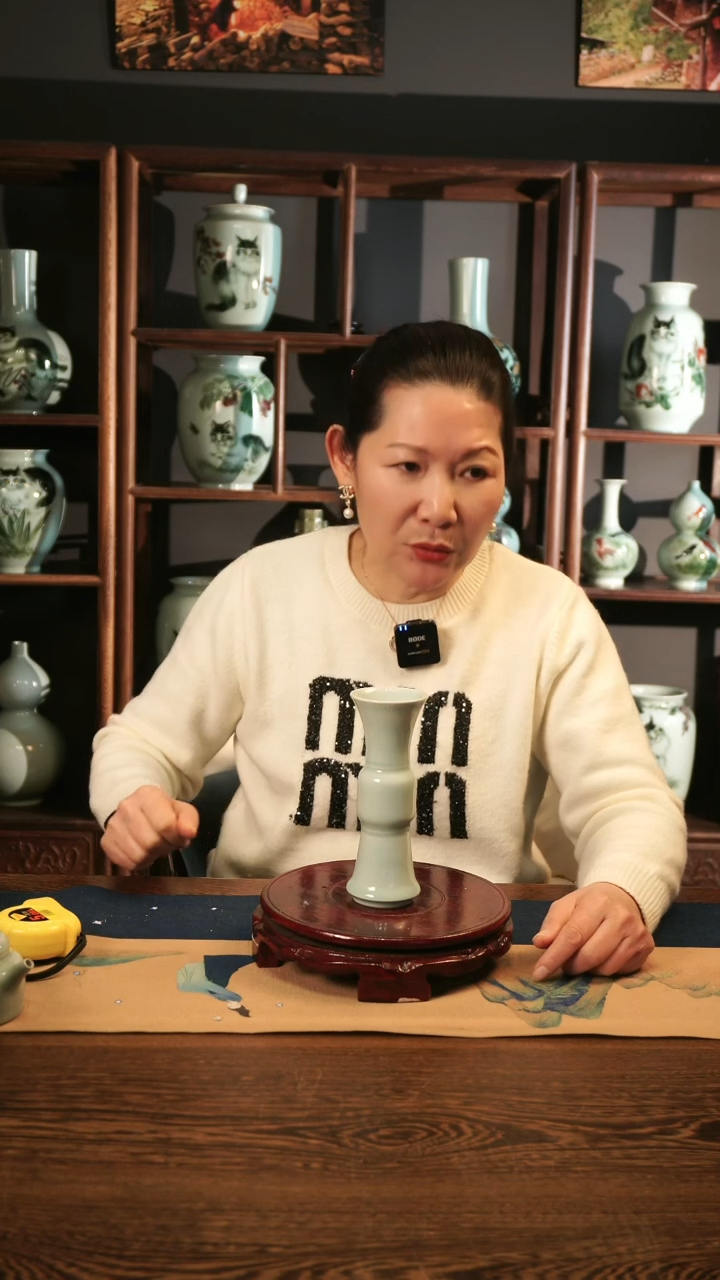 【闪购商品】纯手工 粉青 小花觚