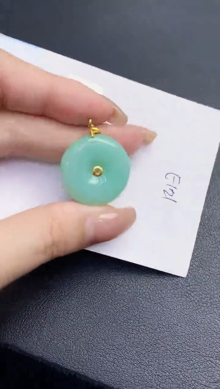 翡翠18K金镶嵌颈饰000000000000