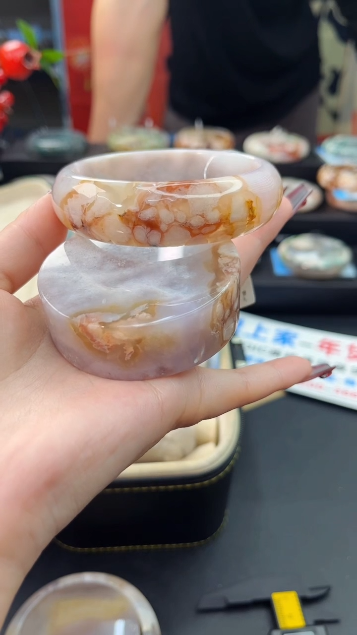 【闪购商品】石英质玉手镯未镶嵌赠送镯心（61圈口）