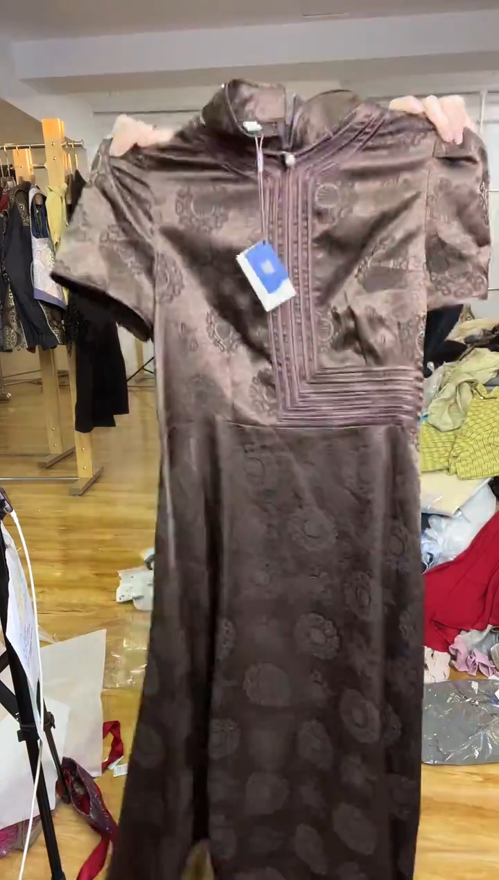 连衣裙       L码        105-115斤