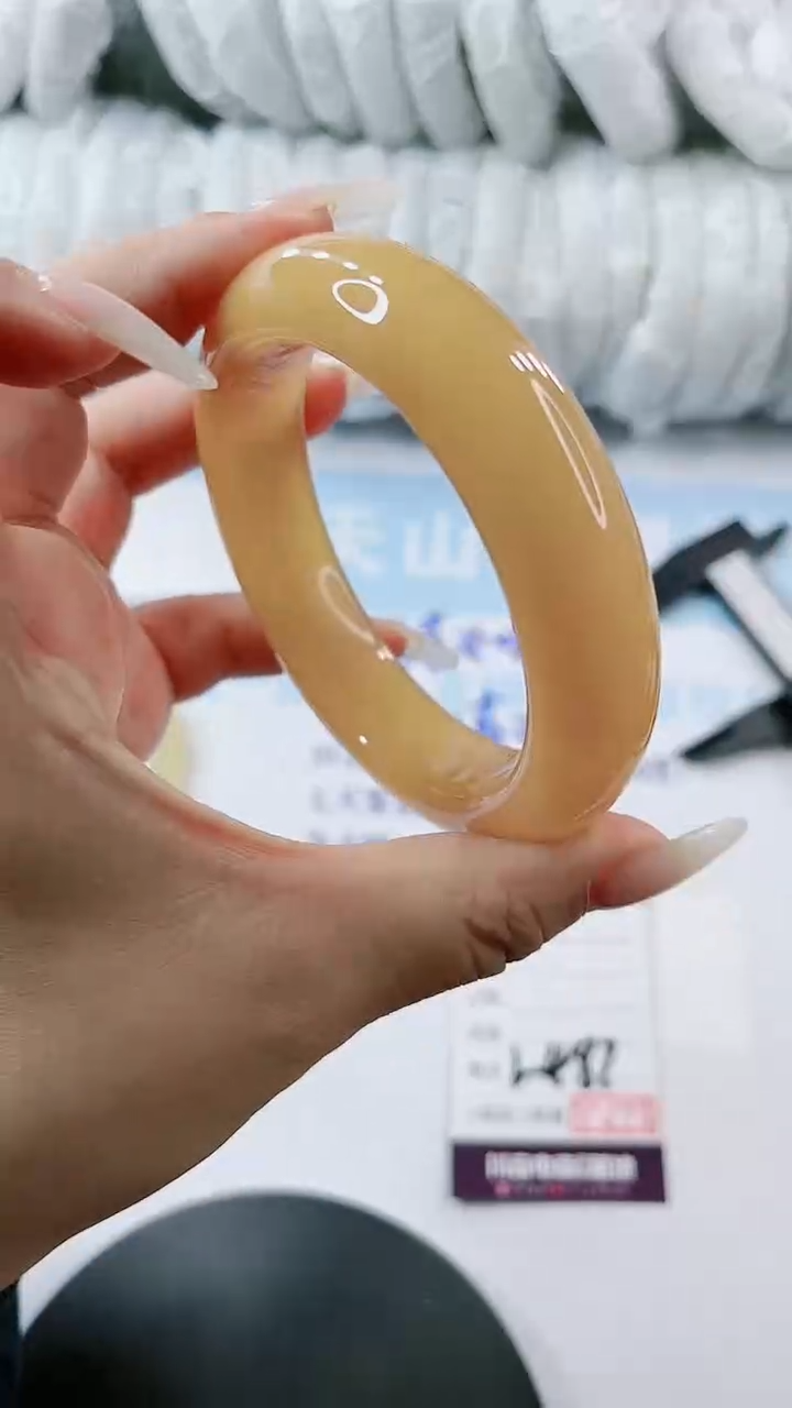 【闪购商品】石英质玉手镯未镶嵌多样性发货L487