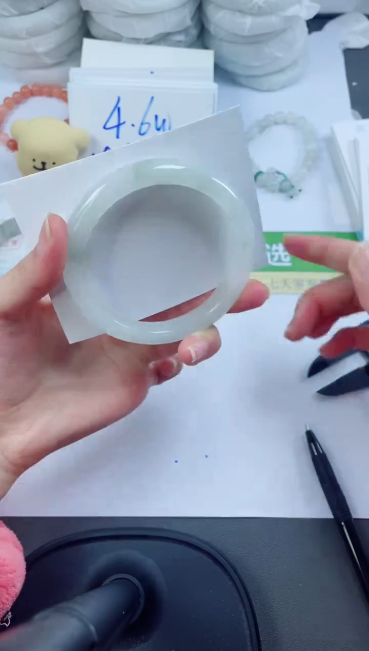 【闪购商品】石英质玉手镯未镶嵌200-61