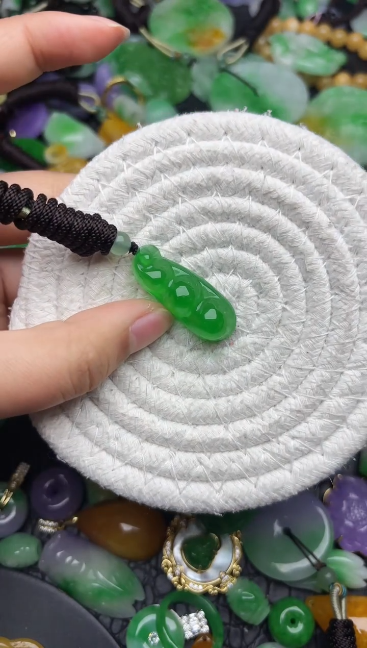 颈饰未镶嵌翡翠缅甸翡翠吊坠