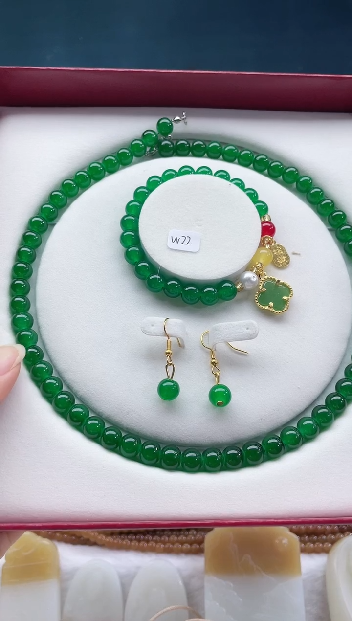 【闪购商品】玛瑙/玉髓颈饰合金9