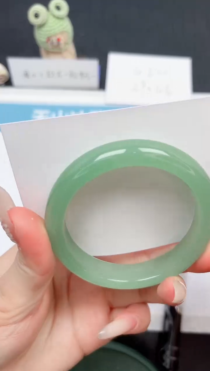 【闪购商品】石英质玉手镯未镶嵌285-54.5