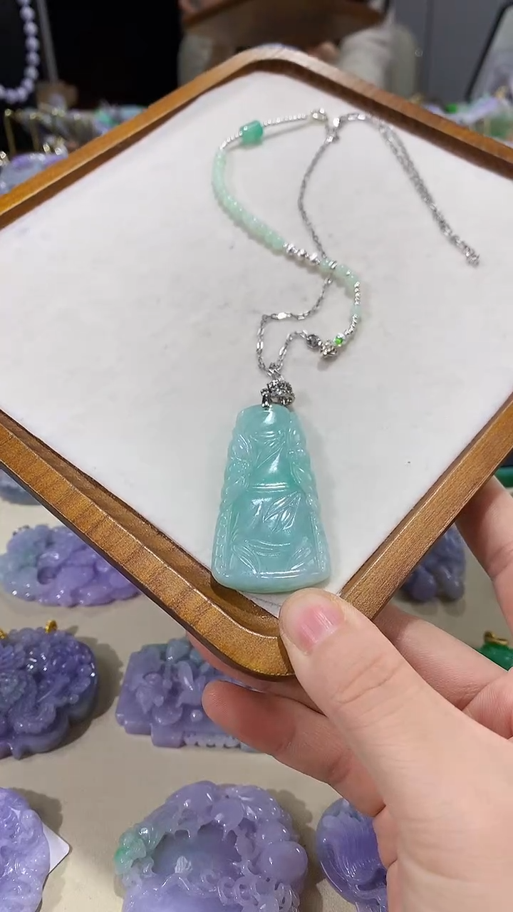 颈饰未镶嵌翡翠吊坠