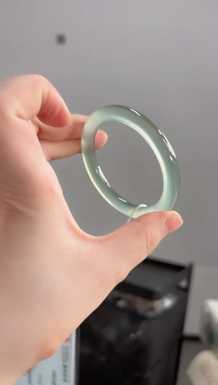 玛瑙/玉髓手镯未镶嵌54圈