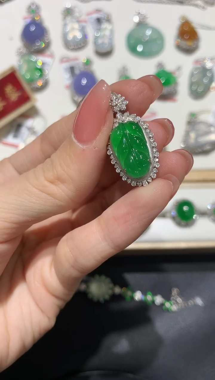 【闪购商品】翡翠吊坠(不含链)18K金镶嵌团购4