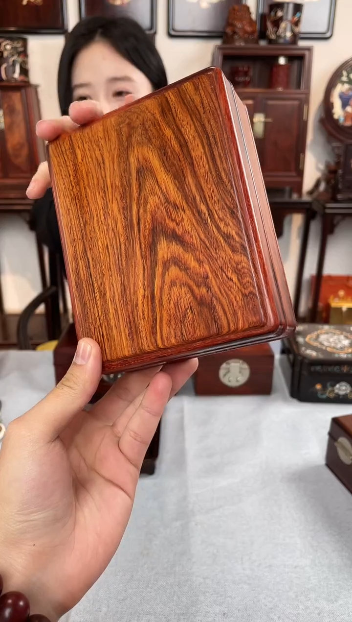 【闪购商品】紫檀木类成套家具镶嵌黄花梨面包盒/个