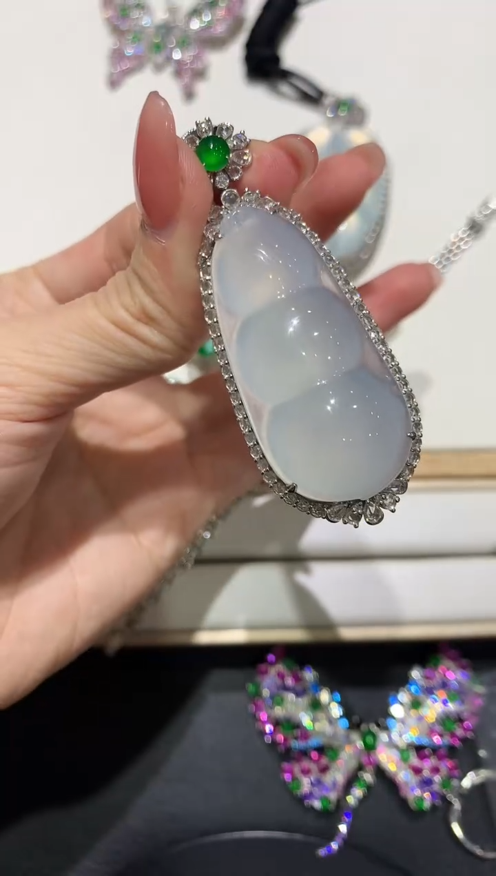 【闪购商品】翡翠吊坠(不含链)18K金镶嵌团购1