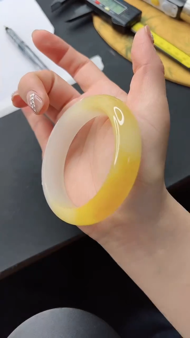 【闪购商品】石英质玉手镯未镶嵌586-60